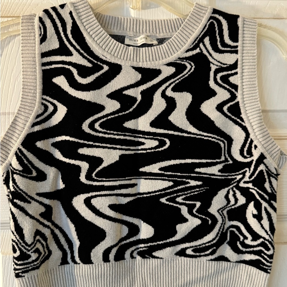 Black and White Abstract Pattern Sweater Vest